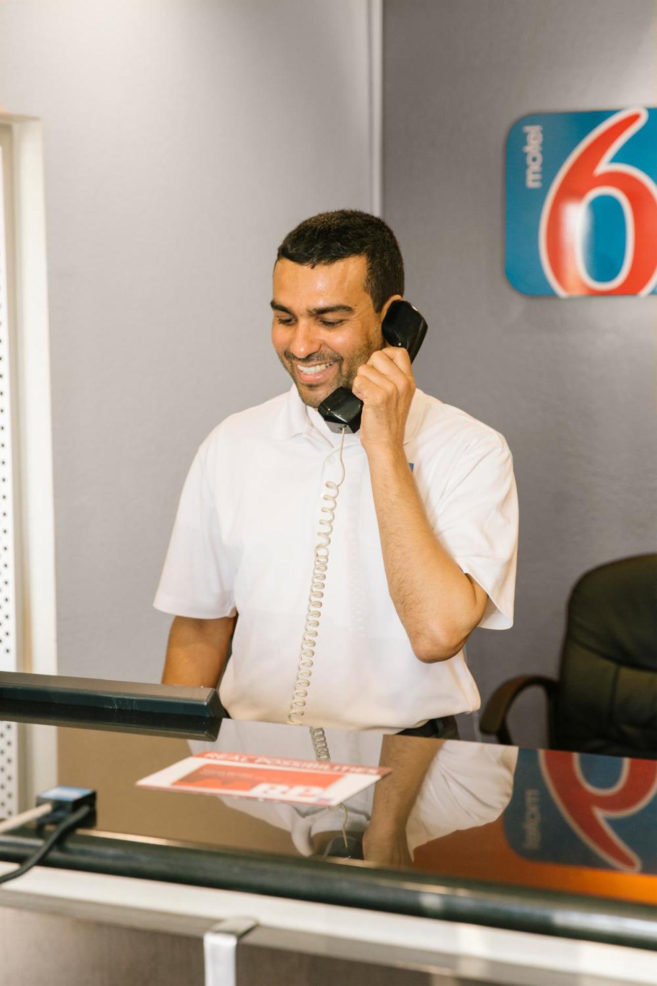 Motel 6-New Stanton, Pa Екстериор снимка