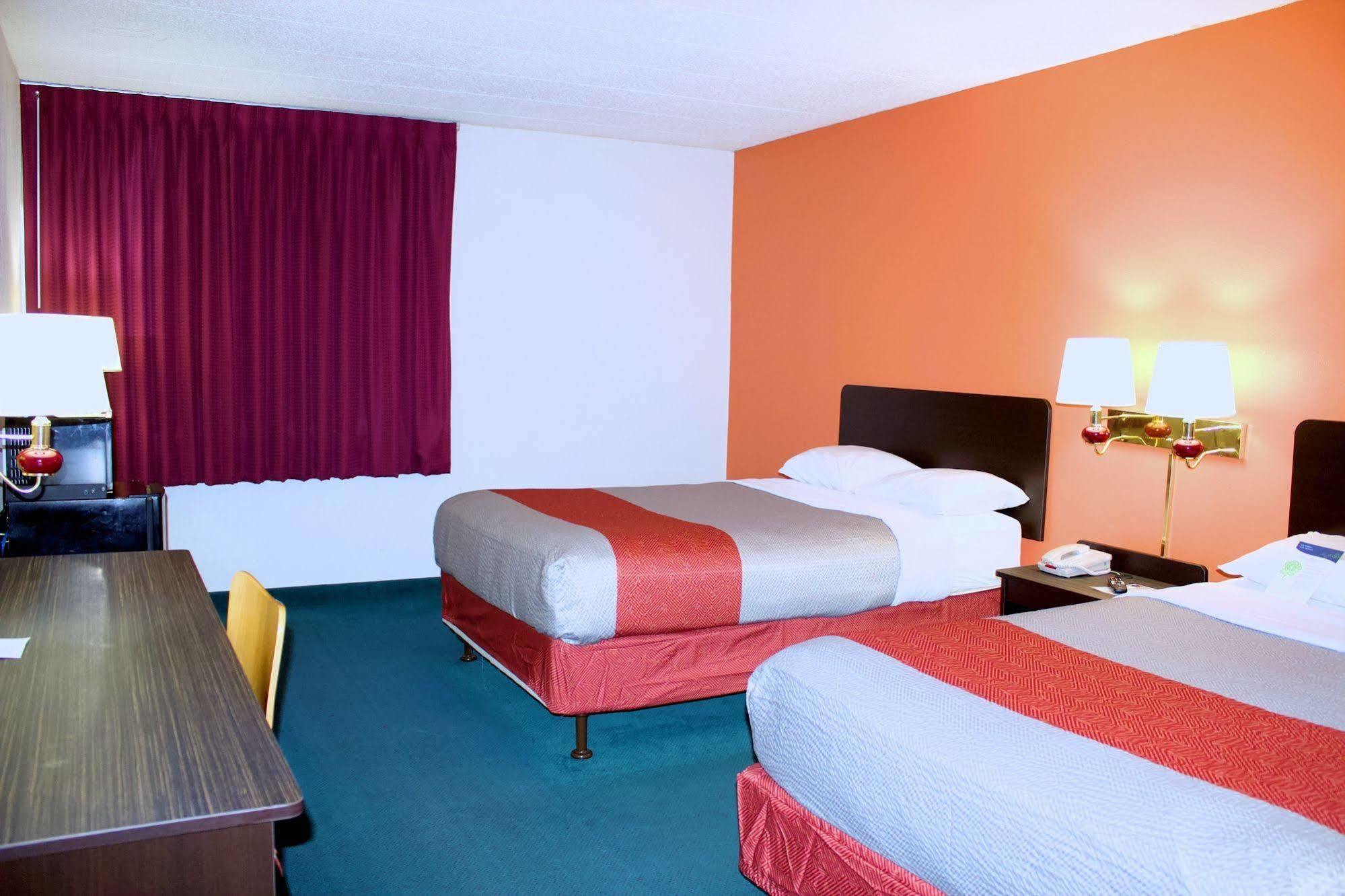 Motel 6-New Stanton, Pa Екстериор снимка
