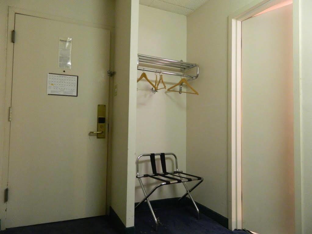 Motel 6-New Stanton, Pa Екстериор снимка