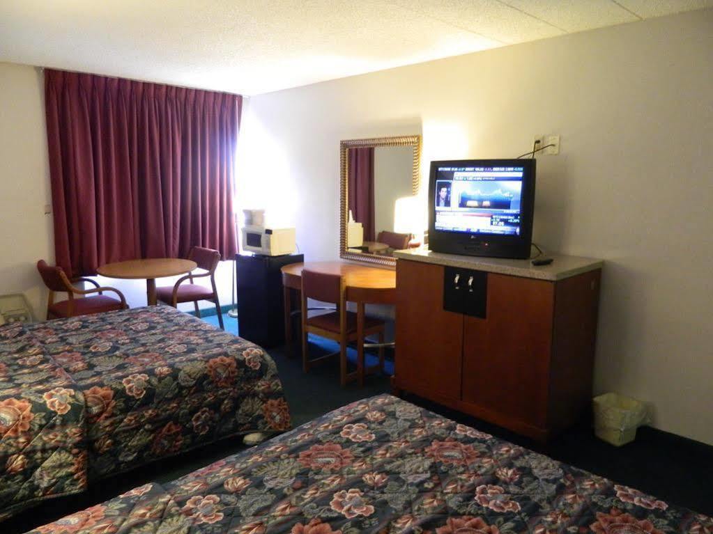 Motel 6-New Stanton, Pa Екстериор снимка
