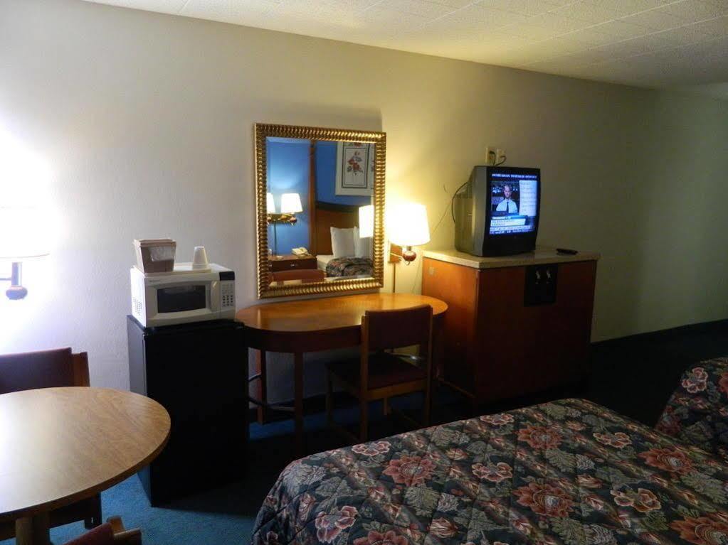 Motel 6-New Stanton, Pa Екстериор снимка