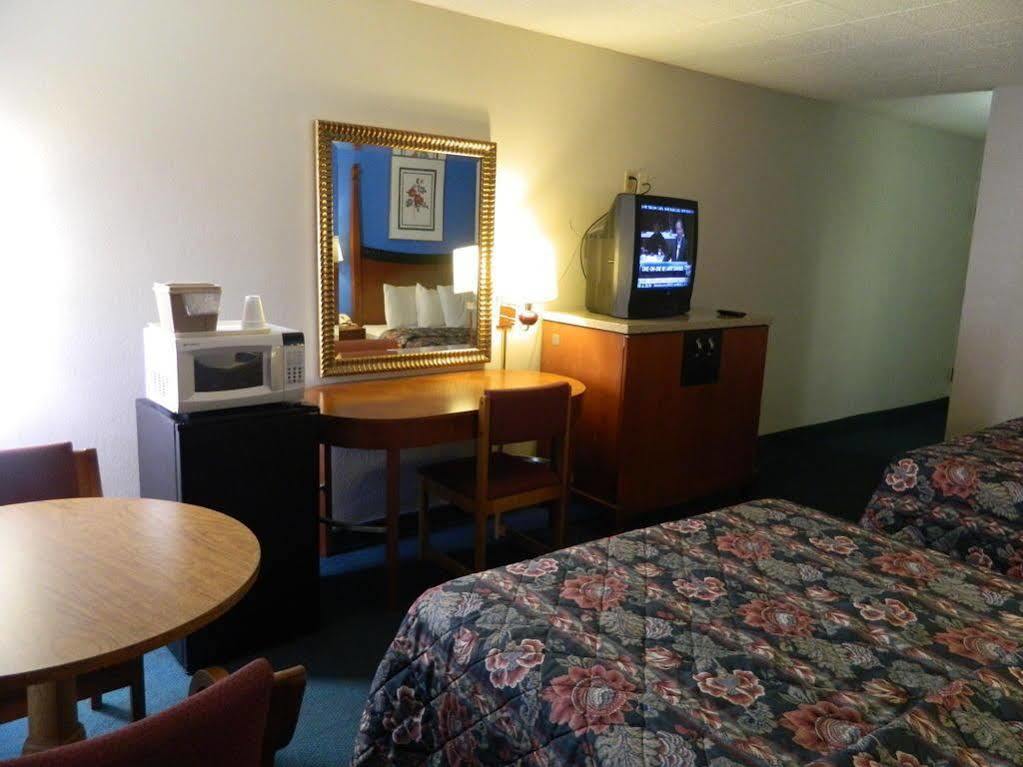 Motel 6-New Stanton, Pa Екстериор снимка
