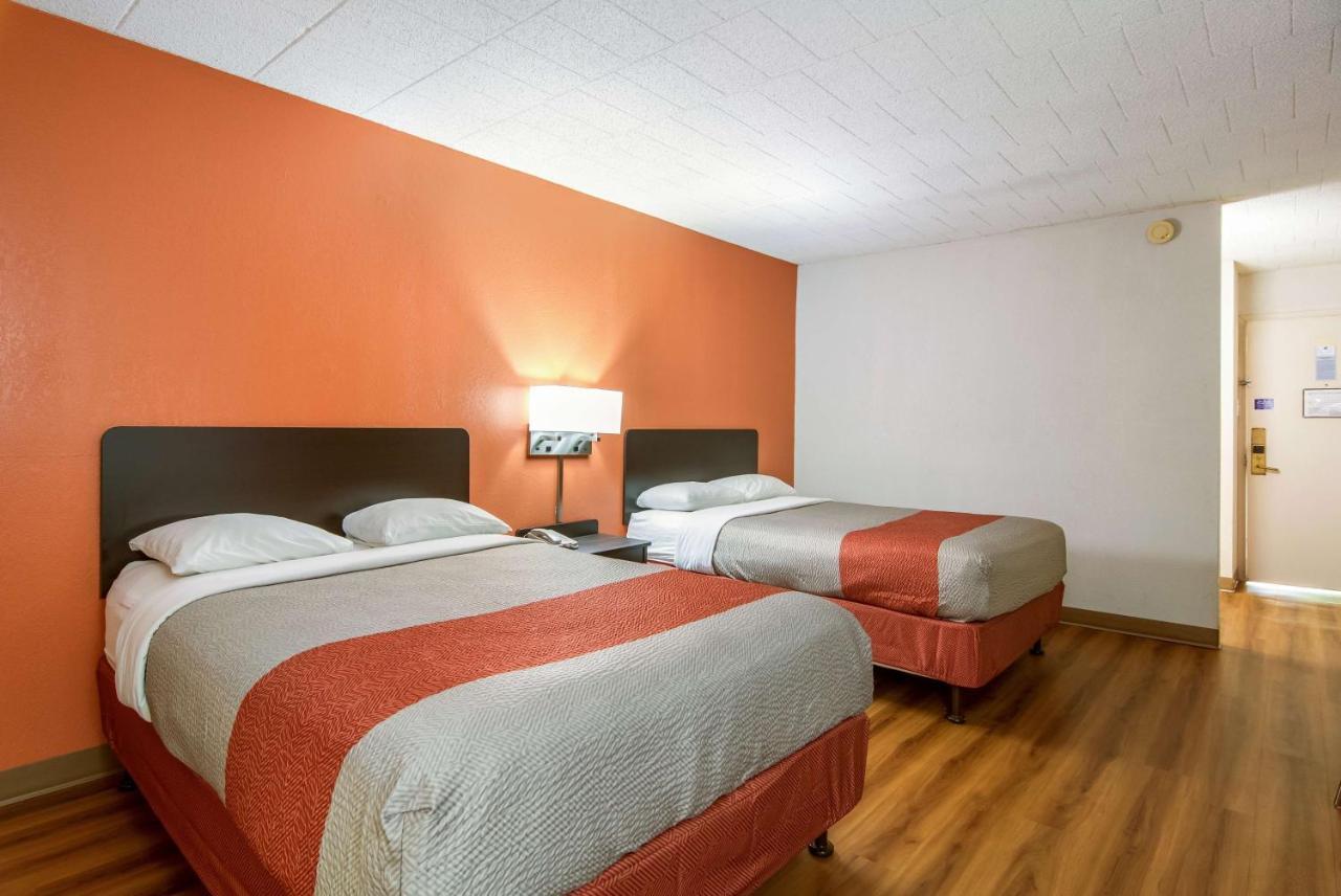 Motel 6-New Stanton, Pa Екстериор снимка