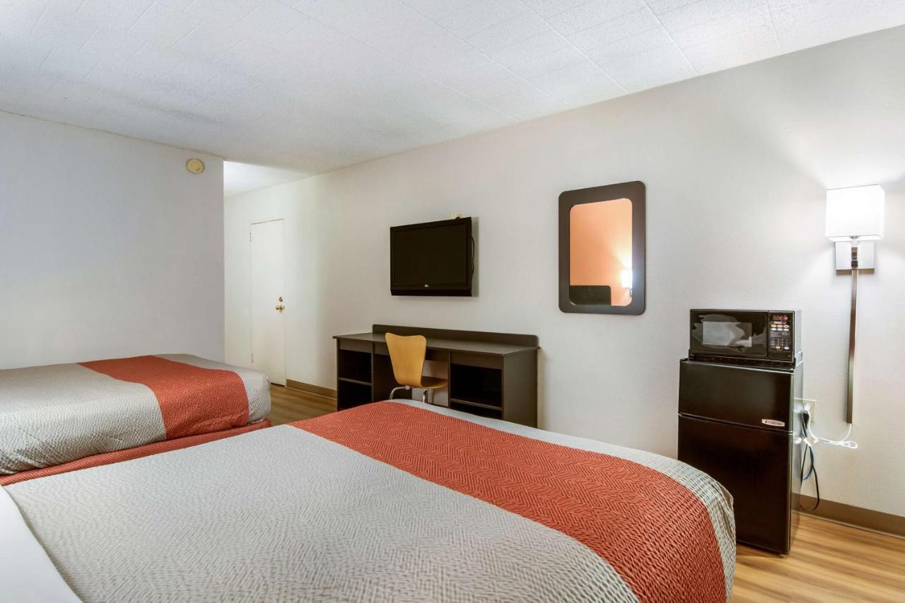 Motel 6-New Stanton, Pa Екстериор снимка