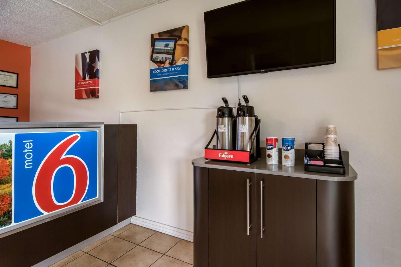 Motel 6-New Stanton, Pa Екстериор снимка