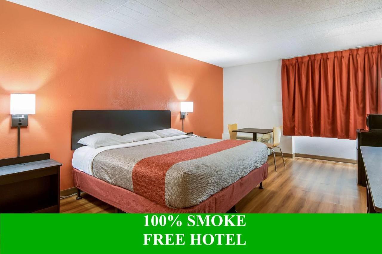 Motel 6-New Stanton, Pa Екстериор снимка