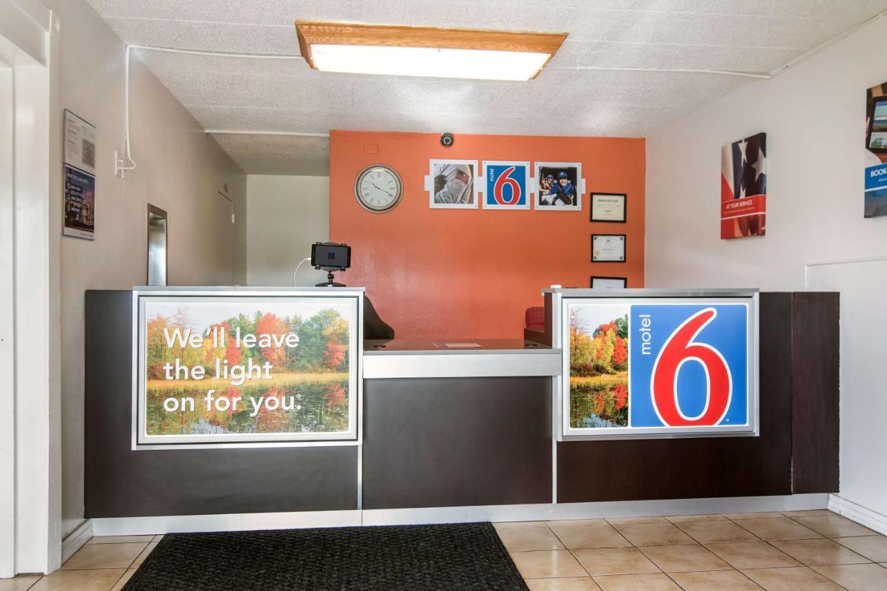 Motel 6-New Stanton, Pa Екстериор снимка